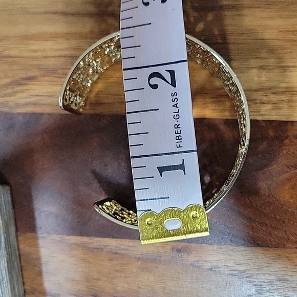 Lot of 2 Cuff Bracelets Mesh Filigree Designs - Picture 10 of 10